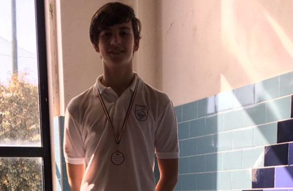 Nuoto, la Rari Nantes ottiene medaglia d’oro e record con Matteo Torchia