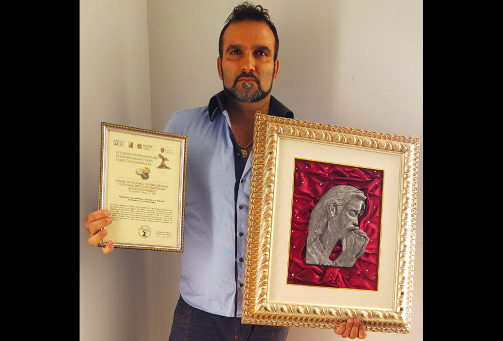 Premio Accademico Internazionale “Apollo dionisiaco”, tra i finalisti l’artista lametino Raffaele Mazza