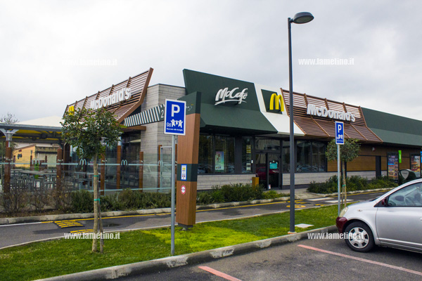 Lamezia: McDonald's regala colazione a chi si presenta in pigiama