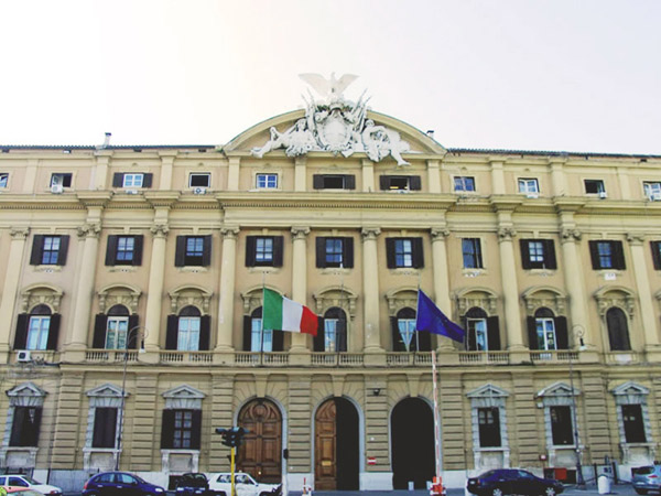 Mef: sbloccati 700 milioni di investimenti, a provincia Catanzaro 3 milioni per edilizia scolastica