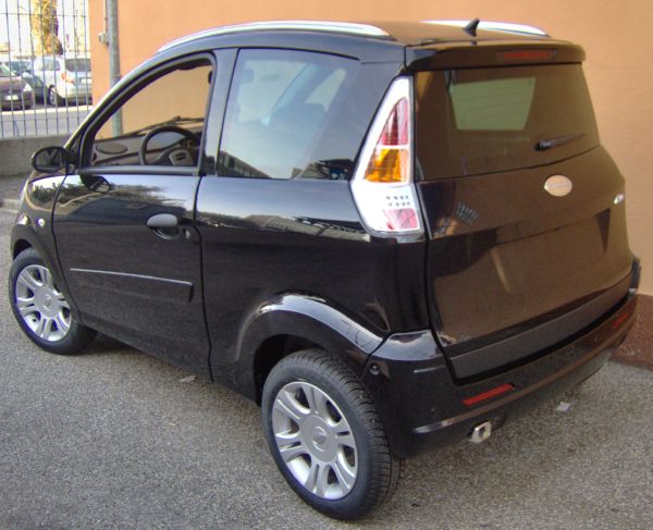 Motorini e Microcar: dal 12 febbraio obbligo targa fissa