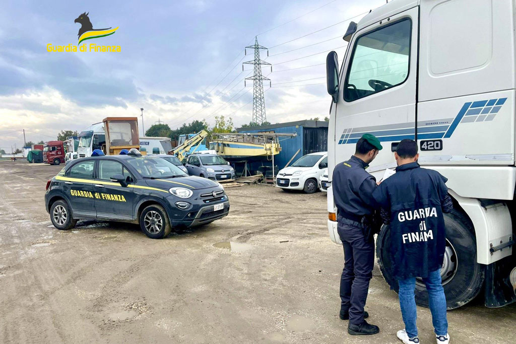 Reati fallimentari, operazione "Missing Trucks" in Italia e nei Paesi bassi: maxi sequestro di oltre 10 milioni anche in Calabria
