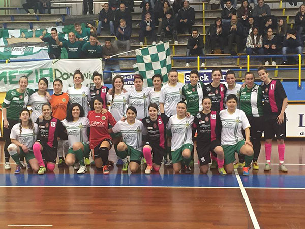 Calcio a 5 femminile, domani amichevole della Royal Lamezia a Locri
