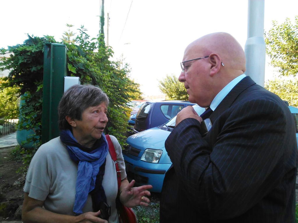 Oliverio visita casa rifugio "Mondo Rosa" per donne vittime di violenza