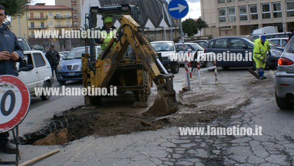 Lamezia: Disagi per lavori su rete idrica in piazza della Repubblica