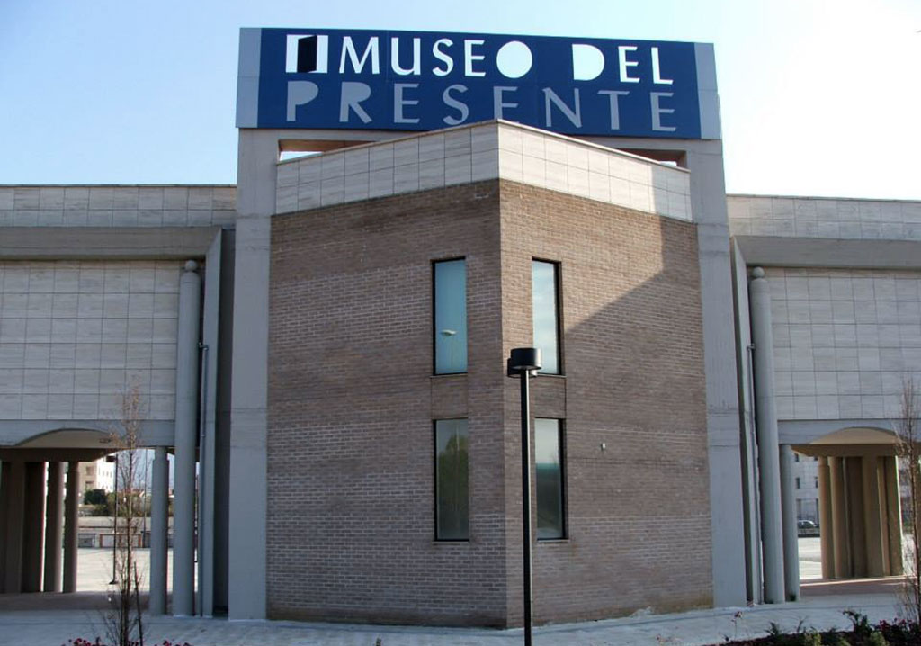 Scritte con bombolette spray su Museo Presente a Rende, un arresto e 3 denunce