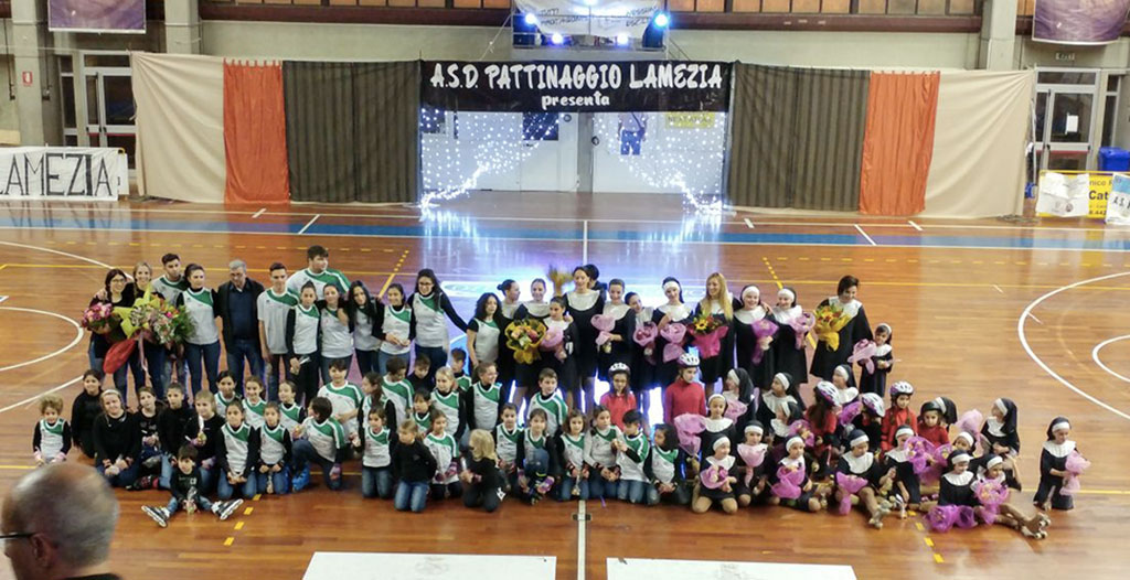 Atleti Asd Pattinaggio Lamezia nel musical “Sister Act”