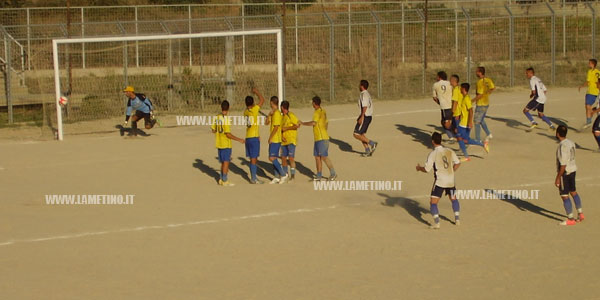 Nicastro-Stilese-il-palo-colpito-da-Viterbo-su-punizione