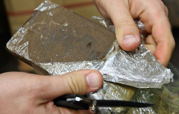 Nascondeva un chilo e mezzo di hashish, arrestato uomo a Reggio Calabria