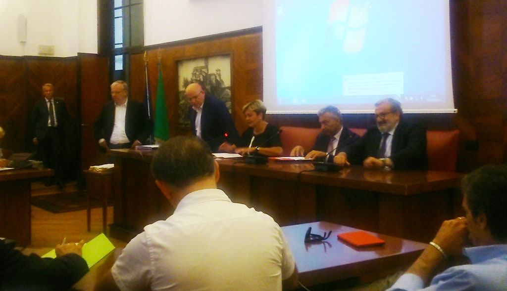 Sottoscritto a Roma accordo per produzione di auto a Gioia Tauro