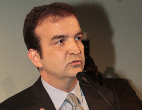 Covid, sindaco di Cosenza positivo: è in isolamento