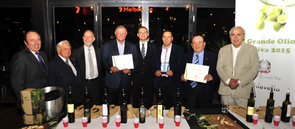 La famiglia lametina Trovatello premiata per produzione olio a Melbourne
