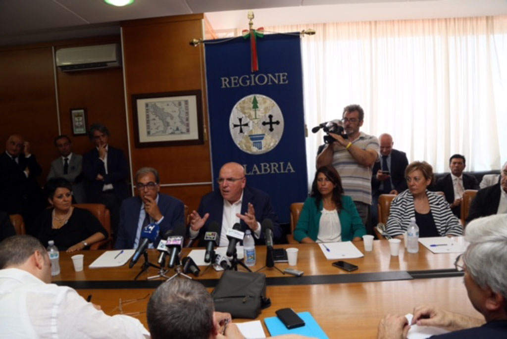 Oliverio-Giunta-2015.jpg