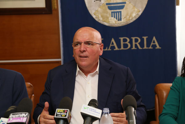 Oliverio: “Incrementato a 500mila euro fondo destinato a case accoglienza e centri anti-violenza per donne”