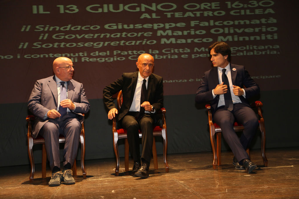 Oliverio_patto-regione2.jpg