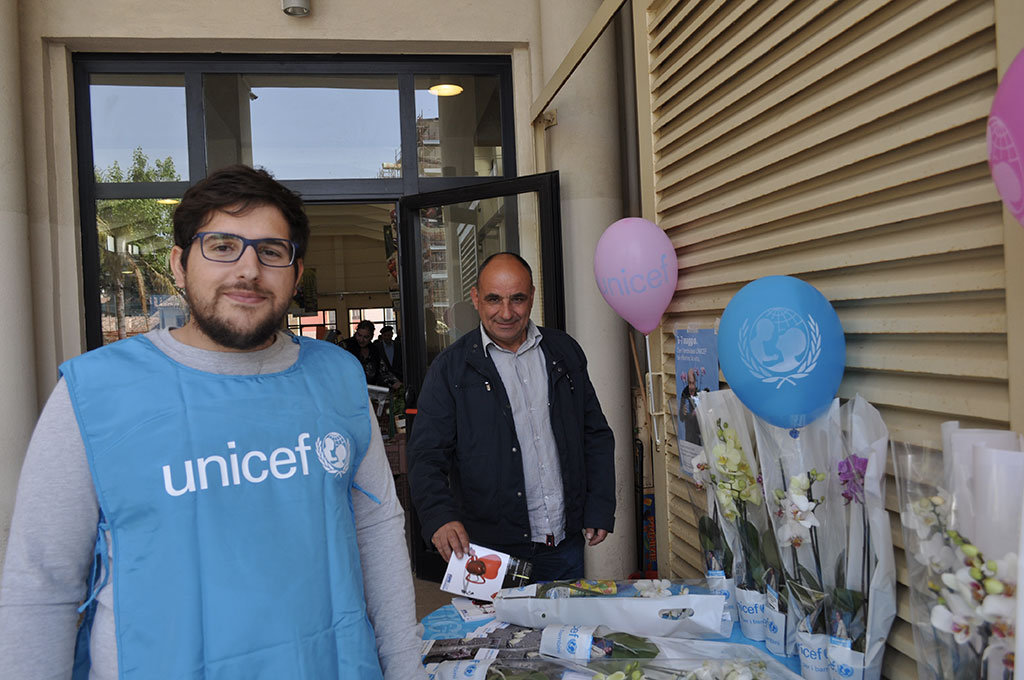 Lamezia, nel weekend su corso Nicotera e piazza 5 dicembre l’Orchidea dell’Unicef per i bambini