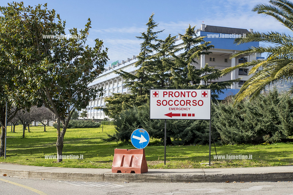 Lamezia, Udicon diffida Asp e Regione: "Grave carenza servizio ambulanze pronto soccorso"