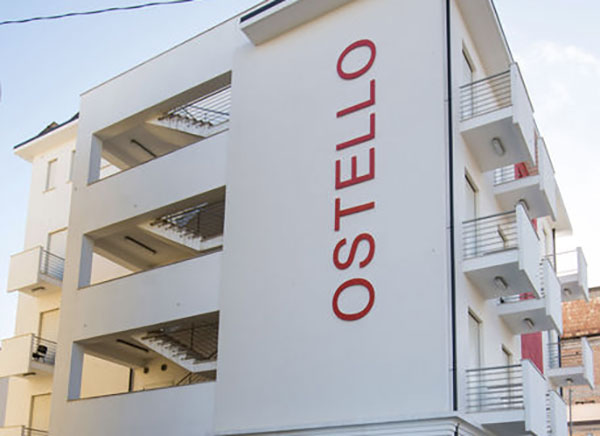 Danneggiato ostello gioventù gestito da coop Goel in bene confiscato