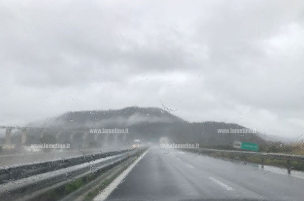 Allerta meteo passa ad arancione su tutta la Calabria, chiuse alcune scuole nel catanzarese