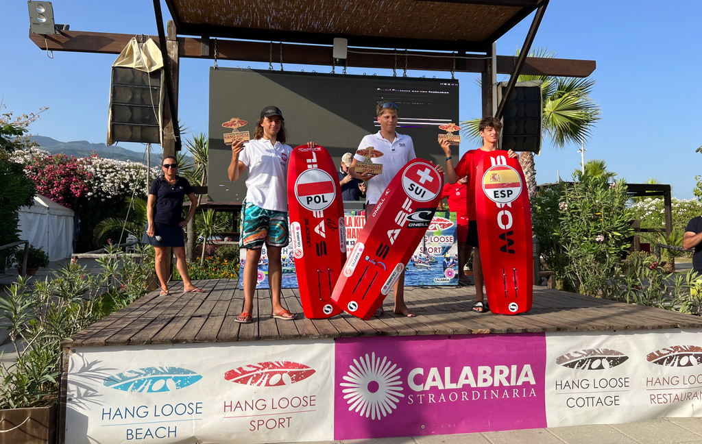 Kitesurf, Gianandrea Stragiotti vince a Gizzeria i campionati del mondo "A’S Youth Foil U17"
