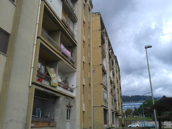 Lamezia: Usb e Altra Lamezia denunciano abbandono palazzine “Ciampa di cavallo”