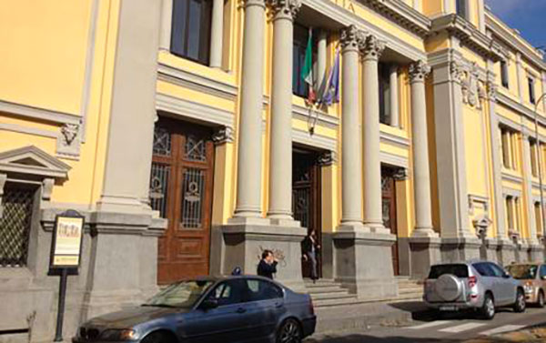 Tribunale Catanzaro senza riscaldamenti, Cgil: "150 lavoratori costretti a patire il freddo"