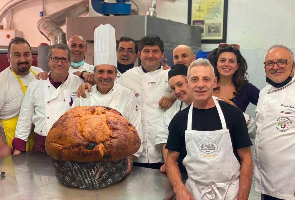 Natale 2021, il panettone alla Cipolla Rossa di Tropea Calabria IGP diventa più grande
