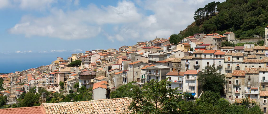 “U’ spizzicarellu do paisza”, il 27 agosto la presentazione della raccolta di poesie di Ornella Statti