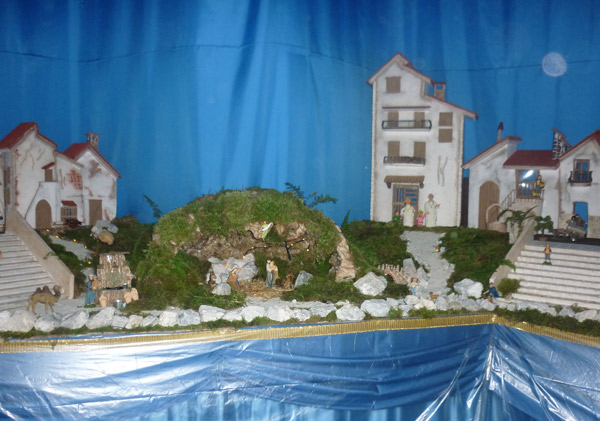 Calabria: Benedetto XVI e Papa Francesco nel presepe realizzato dai bambini dell’Oratorio di Platania