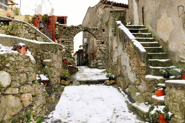 ParticolareBorgoInnevato.jpg