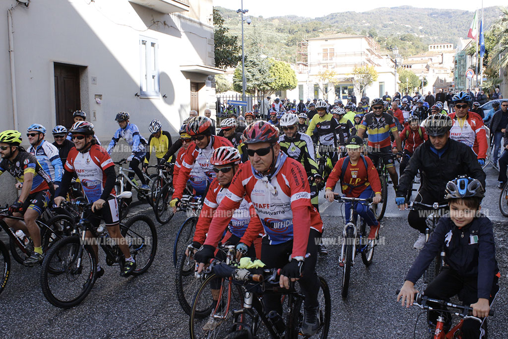 Lamezia, sesta edizione della "Pedalata per la sicurezza" in memoria otto ciclisti - VIDEO