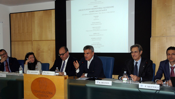 Perri-Via-Guccione-Mazzuca-Branda-e-Mottola.jpg