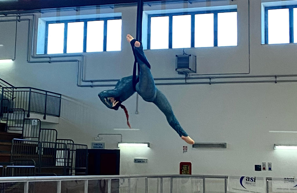 Lamezia, medaglia d'oro al campionato italiano Asi "Aria e Terra" per Anna Perseu dell'Aerea Dance Village