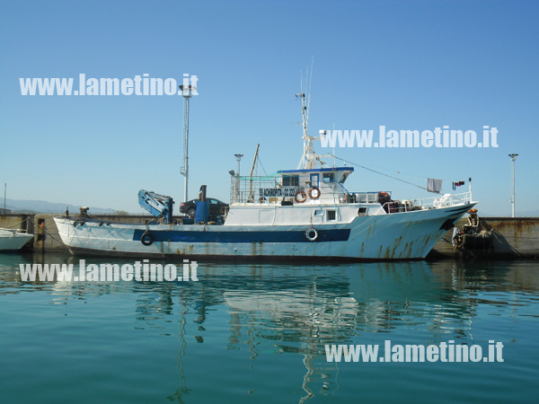 Calabria: Peschereccio affonda in porto Corigliano