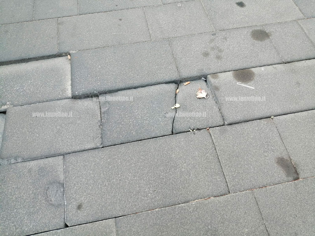 Piazza-mazzini-pavimentazione-divelta12_bc614.jpg