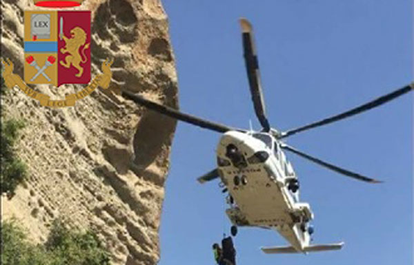 Cade durante escursione a "Pietra Cappa" sull'Aspromonte, salvata dalla Polizia