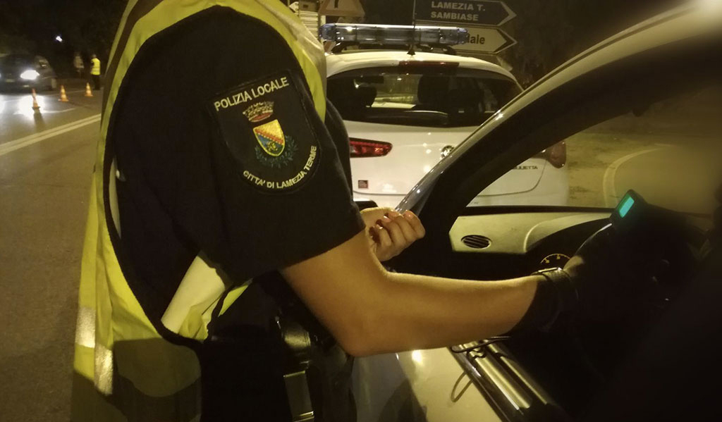 Lamezia, controlli polizia locale nel weekend: 7 patenti ritirate e 92 sanzioni