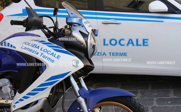 Lamezia, controlli polizia locale: maxi-multa da 1700 euro a pregiudicato senza patente e assicurazione