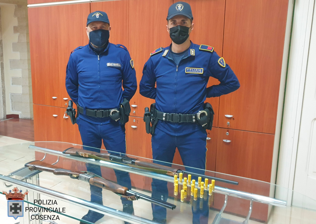 Polizia-Provinciale---S.Giov.in-Fiore-sequestro-PNS-1_8dc4d.jpg