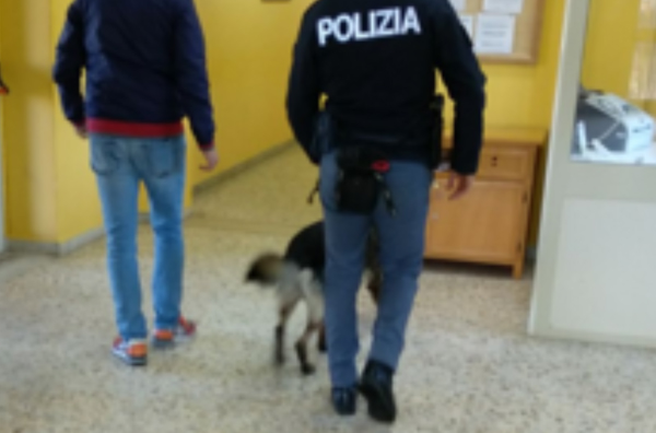 Lamezia, controlli antidroga all’Istituto Professionale “Costanzo” a Savutano