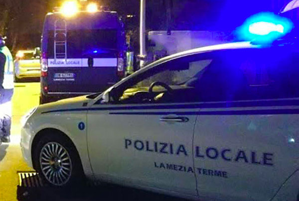 Lamezia, controlli di fine anno per la Polizia locale: denunce, sanzioni e patenti ritirate