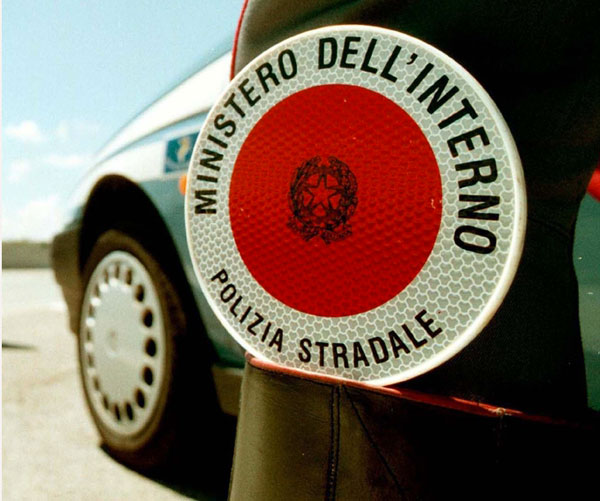 Nascondeva 130 mila euro in auto, arrestato presunto appartenente a 'ndrine Locride