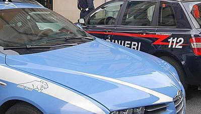 Auto cade da bisarca sulla 106 nel Crotonese, sfiorata tragedia