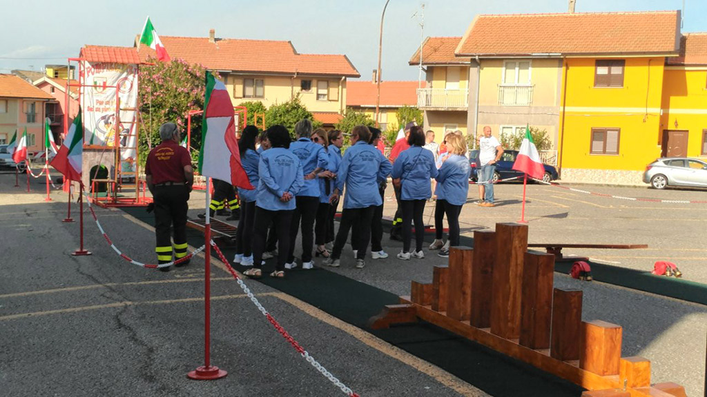 “Pompieropoli” fa tappa a Girifalco, la sicurezza e la prevenzione spiegate ai bambini