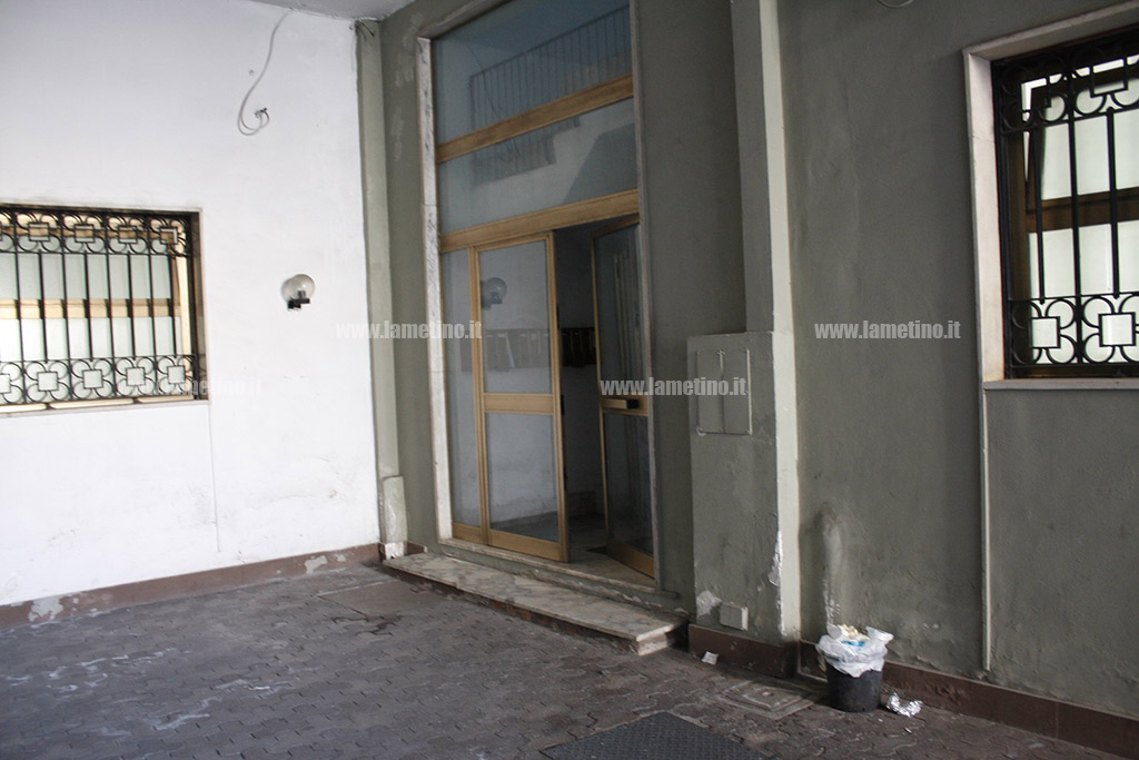 Portone-casa_anziana_morte.jpg