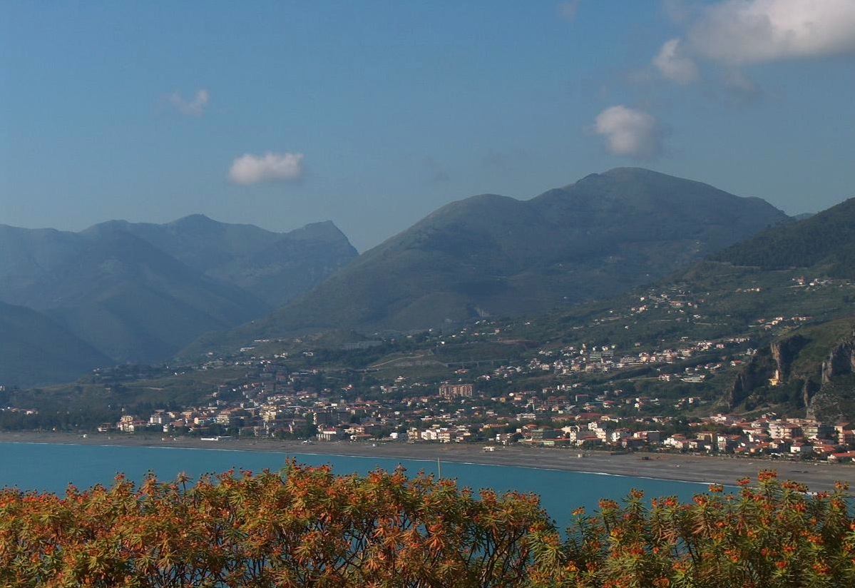 Area demaniale occupata abusivamente fatta sgomberare a Praia a Mare 