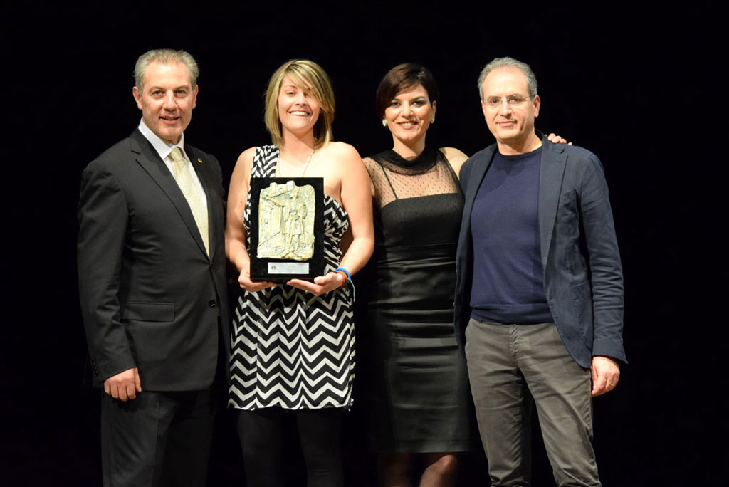 Lamezia: serata di beneficenza al teatro Costabile, consegnato premio “Federico II” ad Alessandra Lucchino