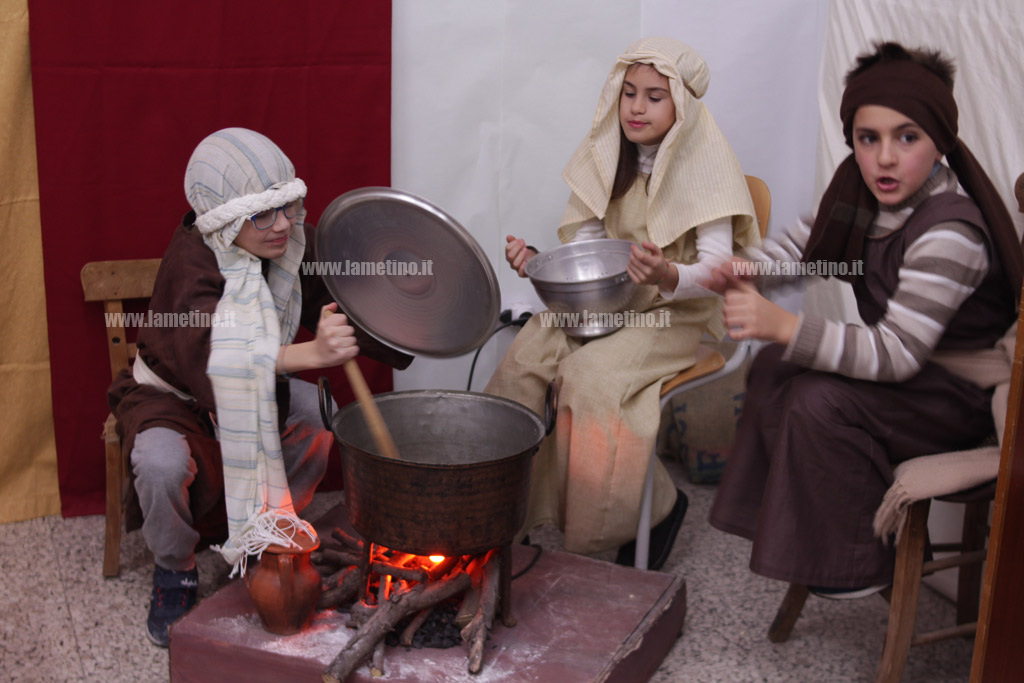 Lamezia, il presepe vivente dei bambini dell’Istituto “Nicotera”