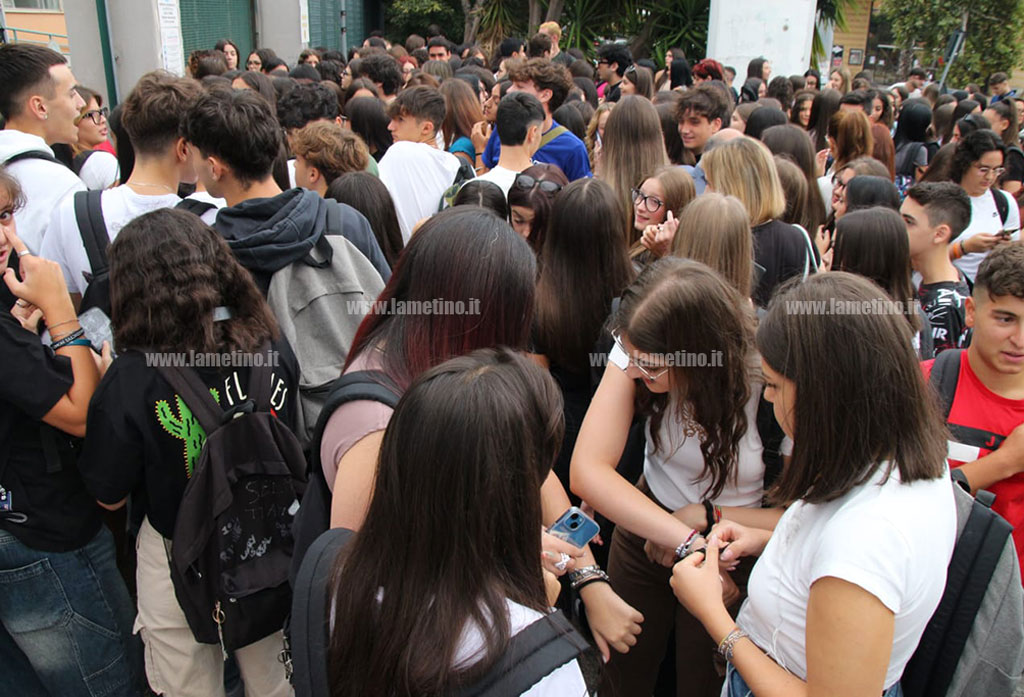 Primo-giorno-di-scuola-14092023-lameziaf6a6e_5a8a2.jpg