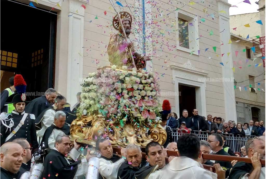 Lamezia, si rinnova la processione di San Francesco in un bagno di folla